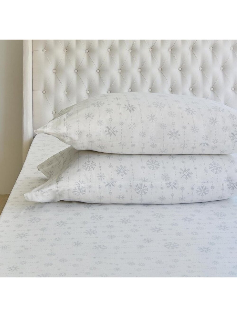 Cozy Snowflake Ivory Flannel Queen Sheet Set - Perfect for Holiday Comfort!